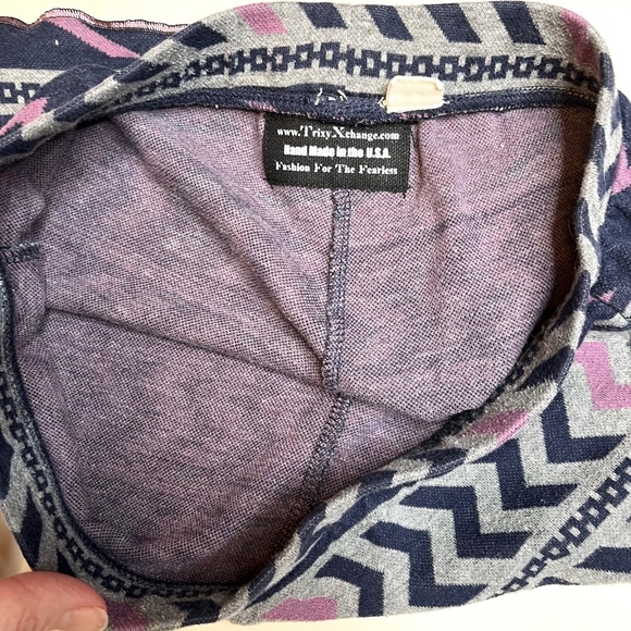 Aztec Hot Shorts Size Small Purple Gray Geometric Sweatpants Booty Pants Warm - Picture 8 of 9